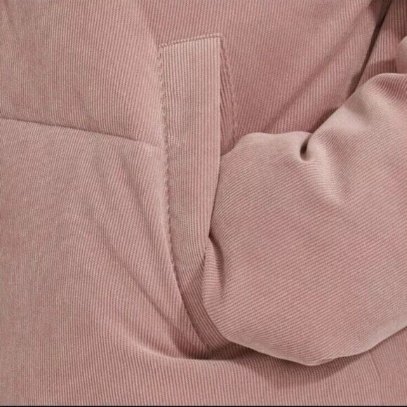 Host PIick🎉🎉 Levi's Ladies' Corded Puffer Jacket NWT - Picture 5 of 5